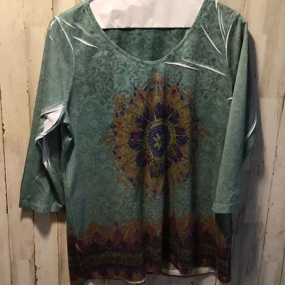 Blouse, sunflower sequin Hippy style By Latitude 10 size XL ￼